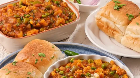 Jain Cheese Khada Pav Bhaji